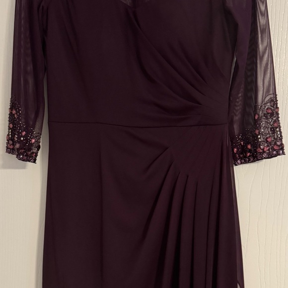 Formal Mother of the Bride/Groom wedding dress, size 10 - Picture 3 of 8